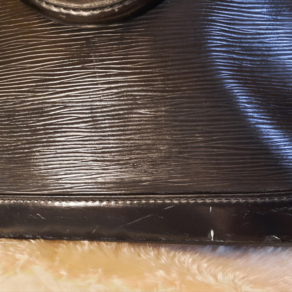 Louis Vuitton Vintage Epi Alma PM - Picture 11 of 16